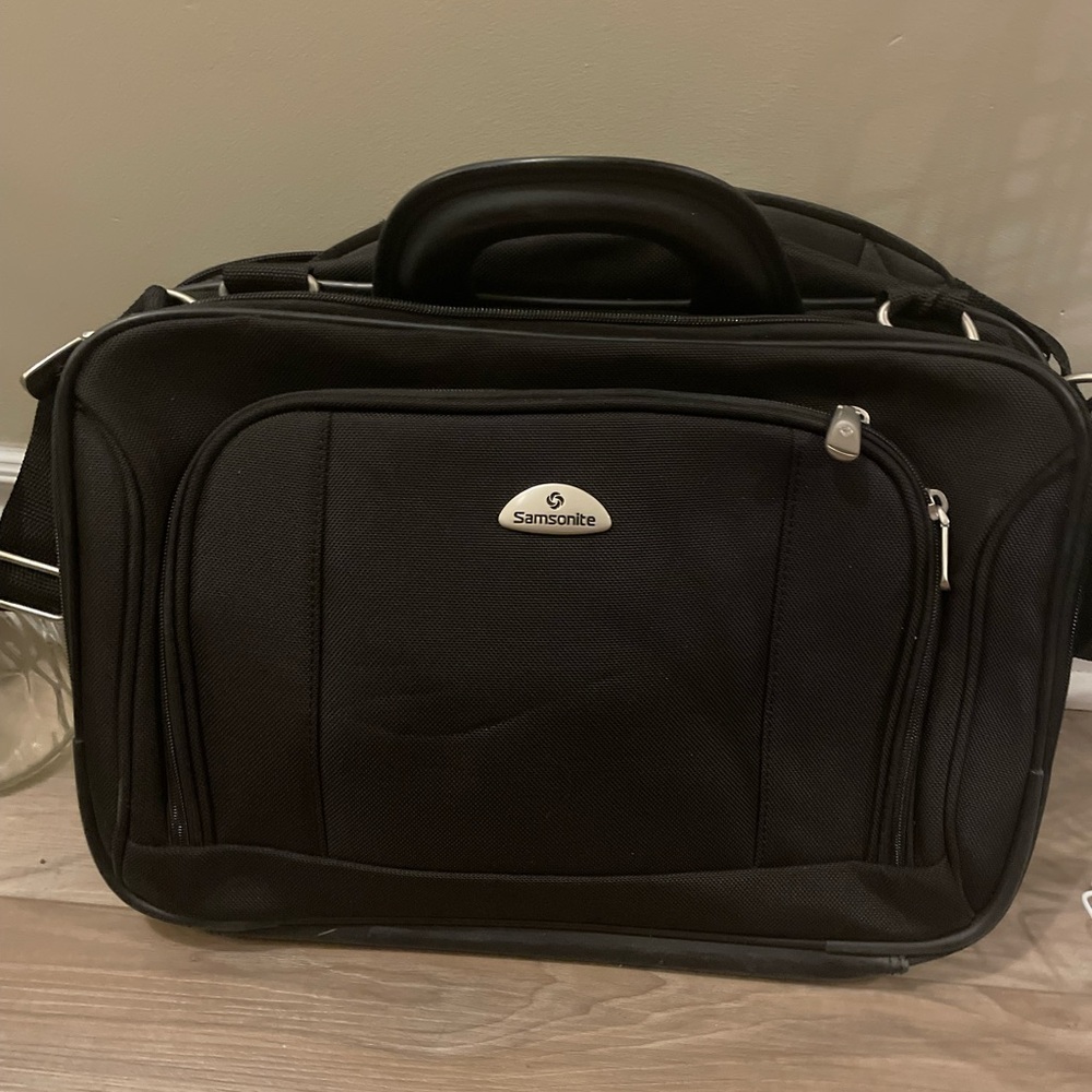 NEW Samsonite Black Briefcase with Durable Fabric and Structured Design